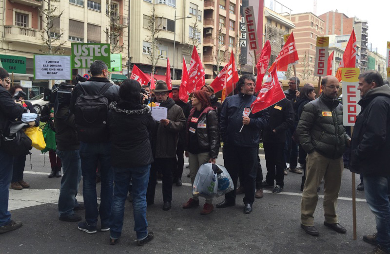 Concentració treballadors suport tancada Lleida