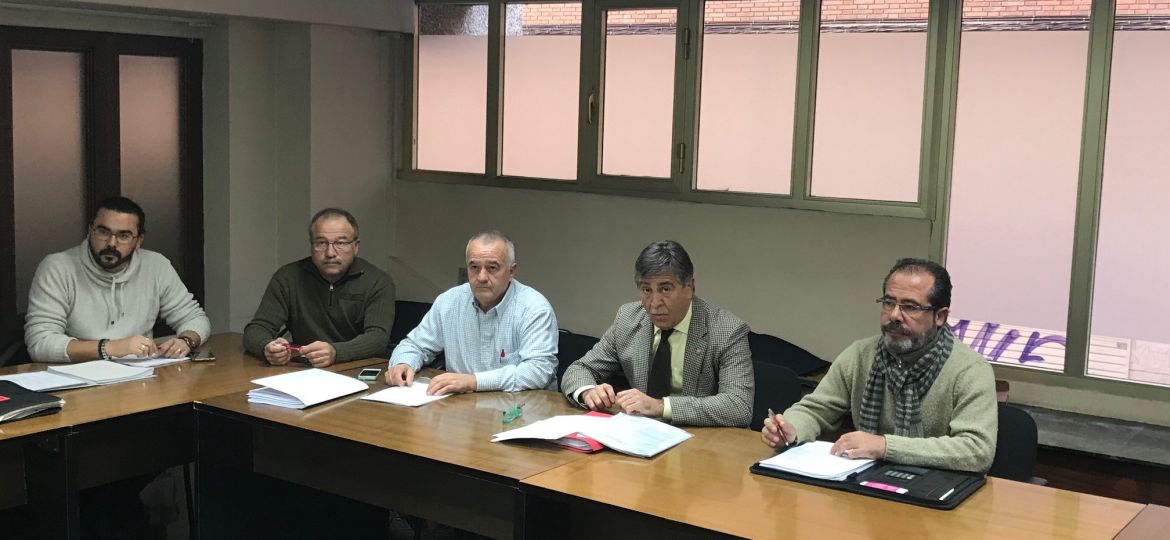 Signatura avui entre les tres parts
