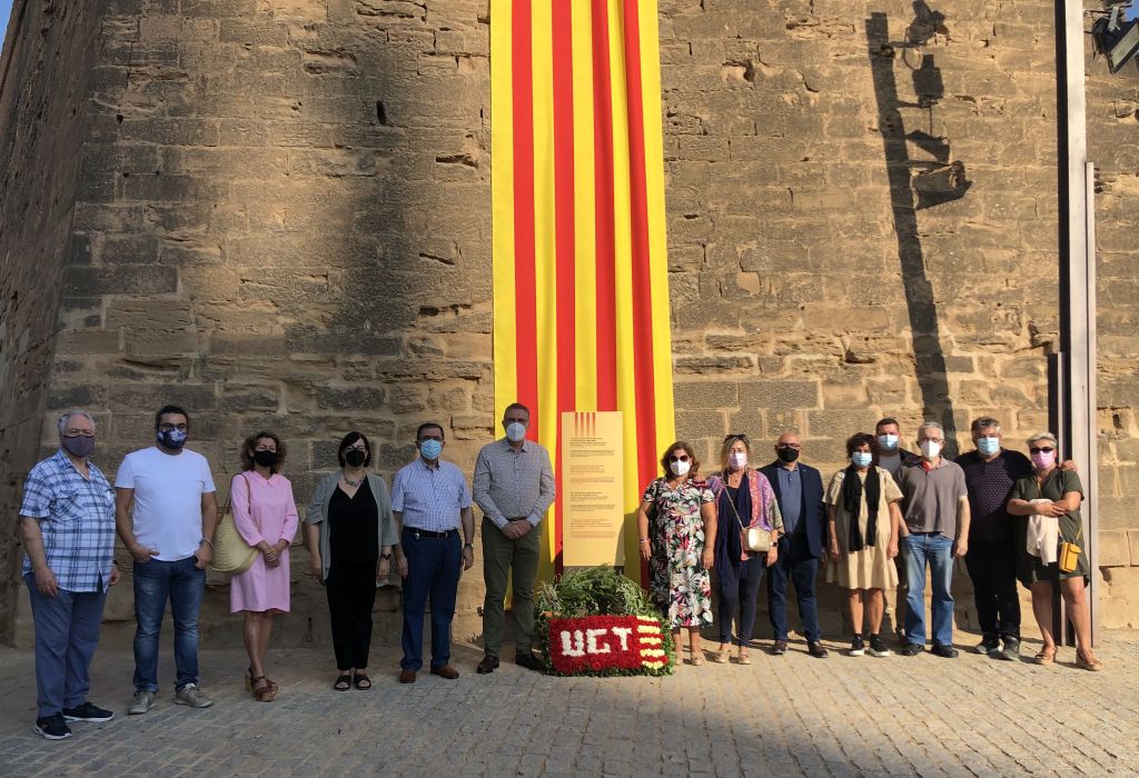 La UGT-Terres de Lleida se suma a l'ofrena floral de la Diada
